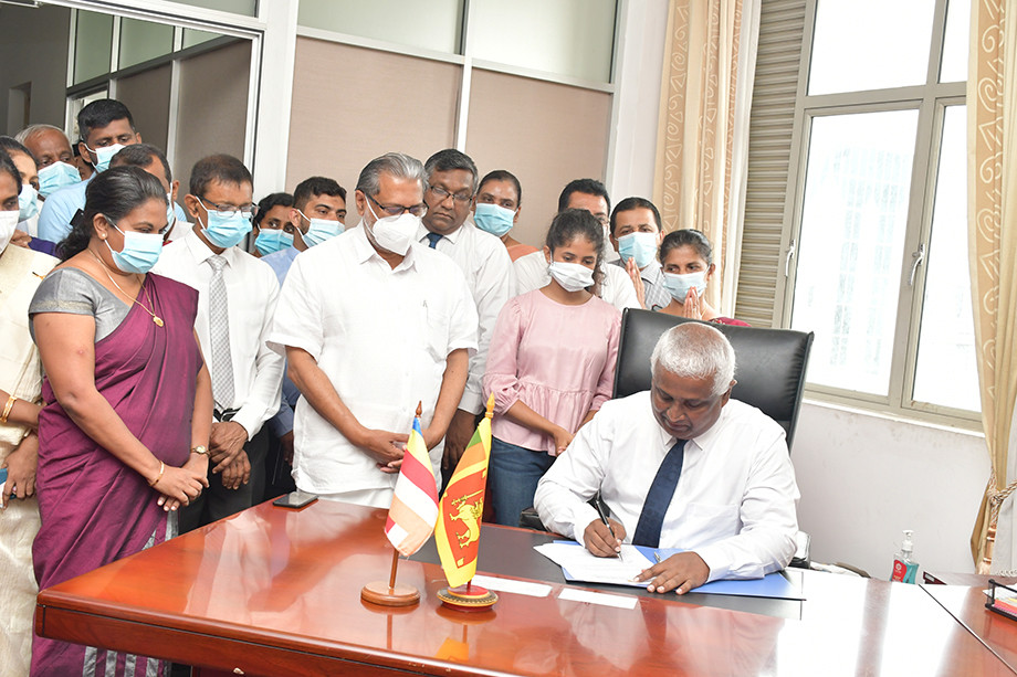 New Secretary Somaratne Vidanapathirana assumes duties